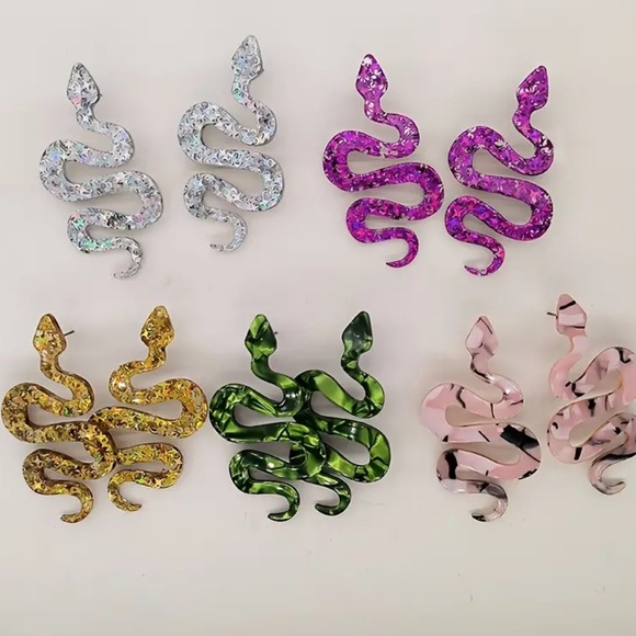 💛 Sequined Acrylic Green Snake Earrings - Taylor Swift Reputation Jewelry Eras - Picture 2 of 5